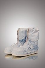 Бахилы укороченные на твердой гипалоновой подошве с центральной застежкой на молнию